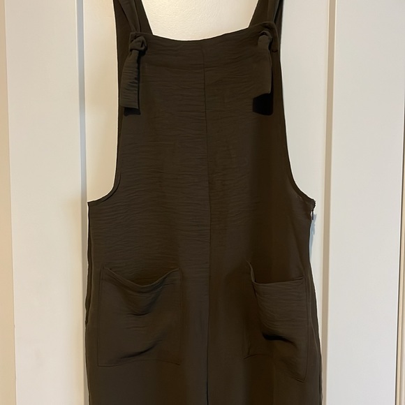 Wide leg overall jumpsuit - Picture 2 of 3